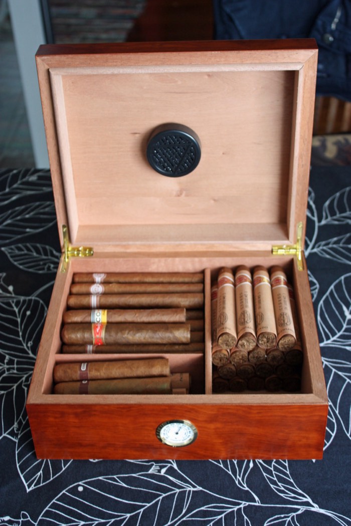 Humidor mit Zigarren